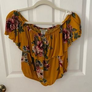 Cute and comfortable yellow with flowers top